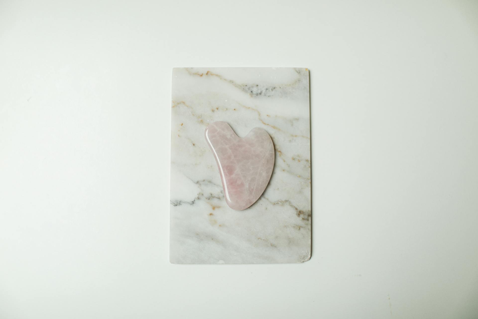 Gua sha kő (rózsakvarc)